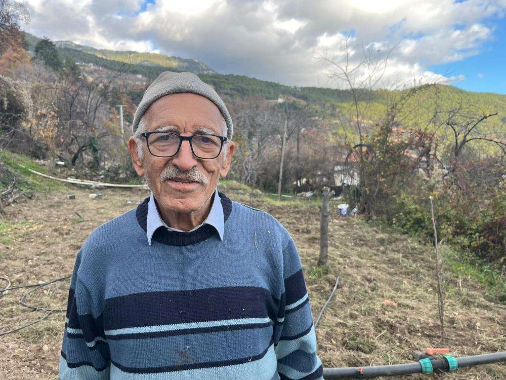 82 yaşındaki emekli mali müşavir, yaptığıyla gençlere de yaşıtlarına da örnek 8